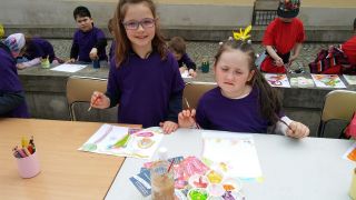 ilustracja do wpisu 
KŁAPOUSZKI - ,,Galeria malarska" w muzeum Podlaskim